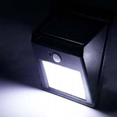 Luz de Segurança com Sensor de Movimento e Painel Solar